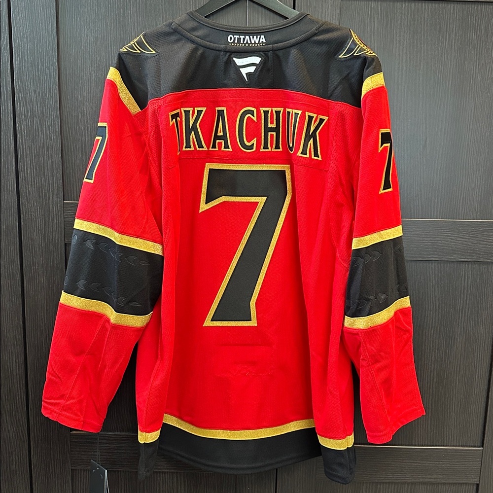 Brady Tkachuk Ottawa Senators Fanatics Alternate Premium Jersey - Red - Picture 7 of 8